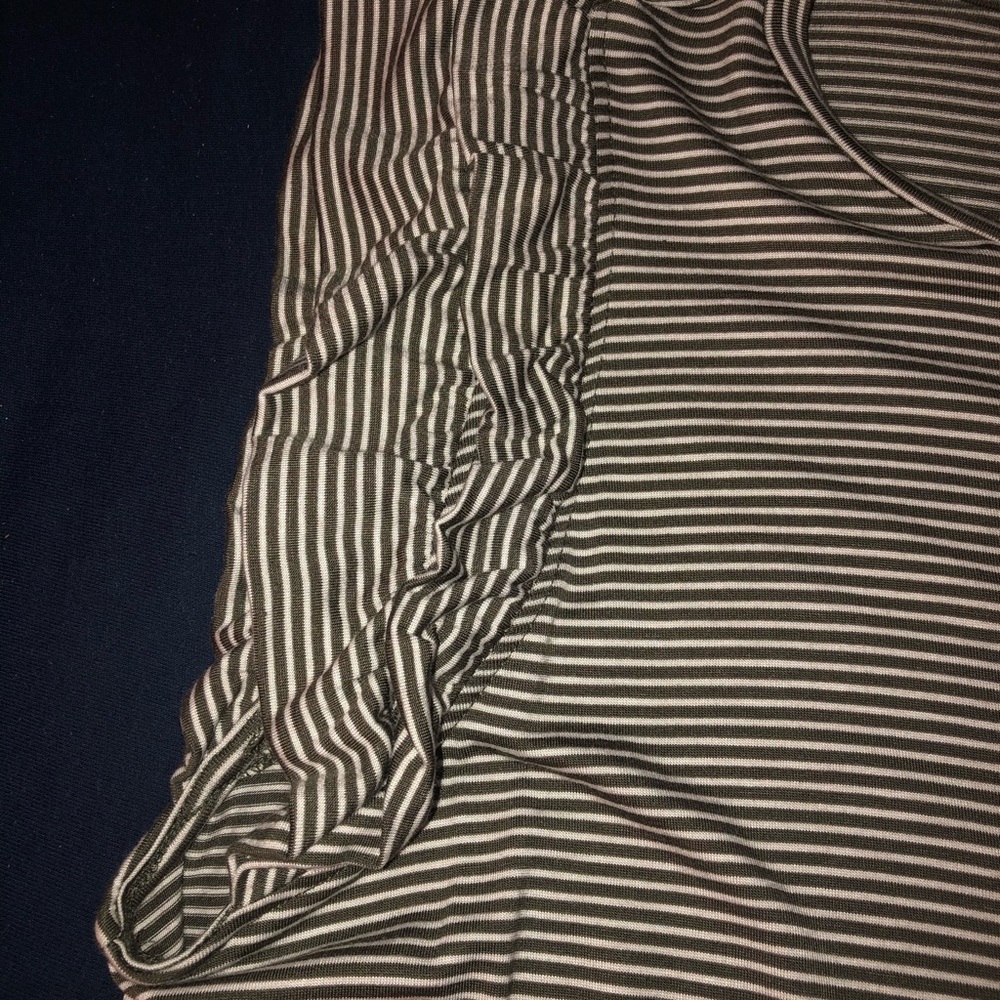 NWOT cute top. Smoke free and pet free home.
